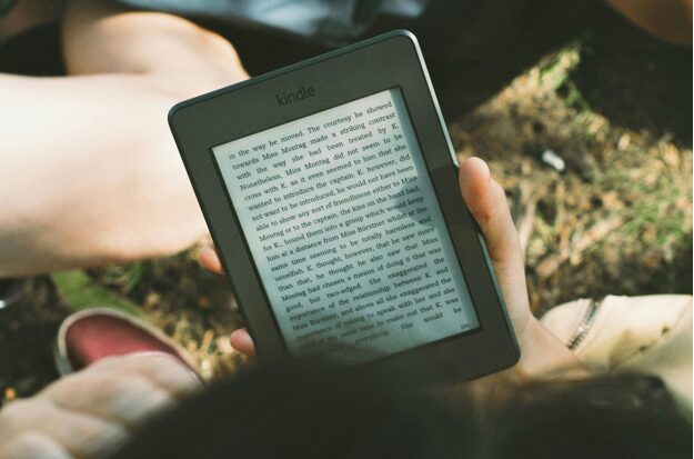 tech-gadgets-for-book-lovers:-how-to-have-the-ultimate-reading-experience